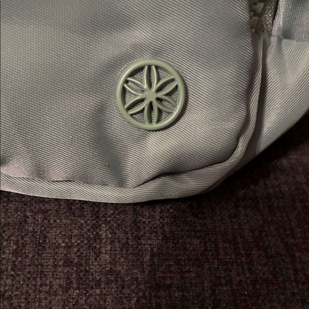 Stylish Green Sling Bag - Picture 3 of 10